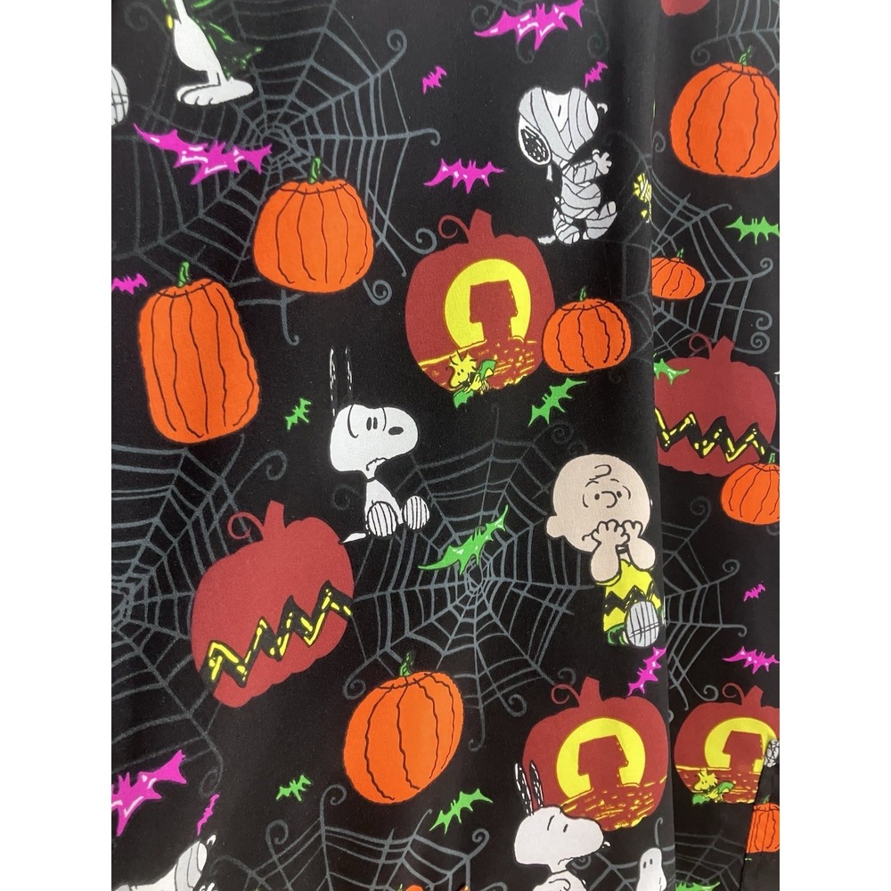 Peanuts Nurse Scrub Top Womens Large Black Halloween Snoopy Charlie Brown Cute - Picture 2 of 7